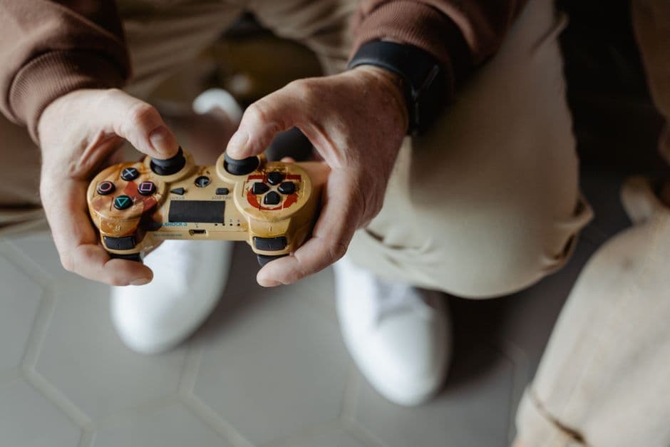 Изучайте язык в играх по комиксам