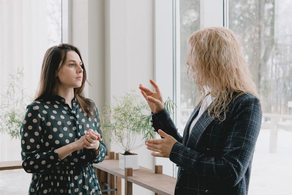 Анализировать поведение адресата