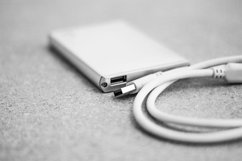 Подключите USB-накопитель
