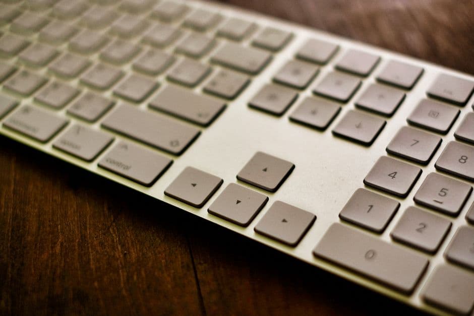 Использование панели инструментов на Mac