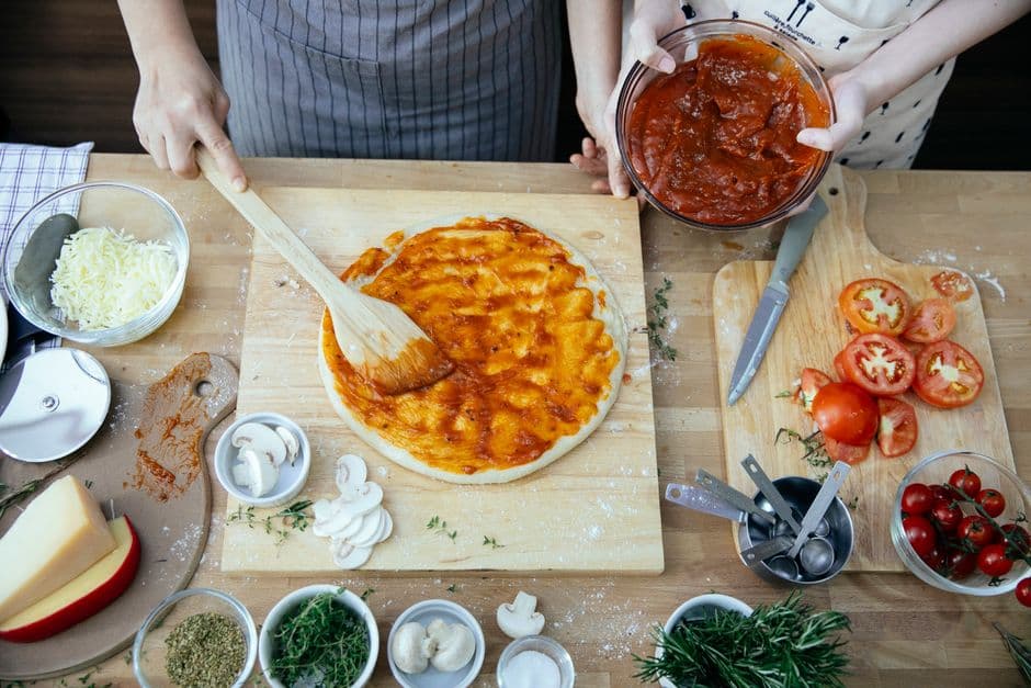 How to Make a Simple Homemade Tomato Sauce