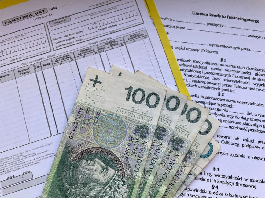 Следите за изменениями контактов