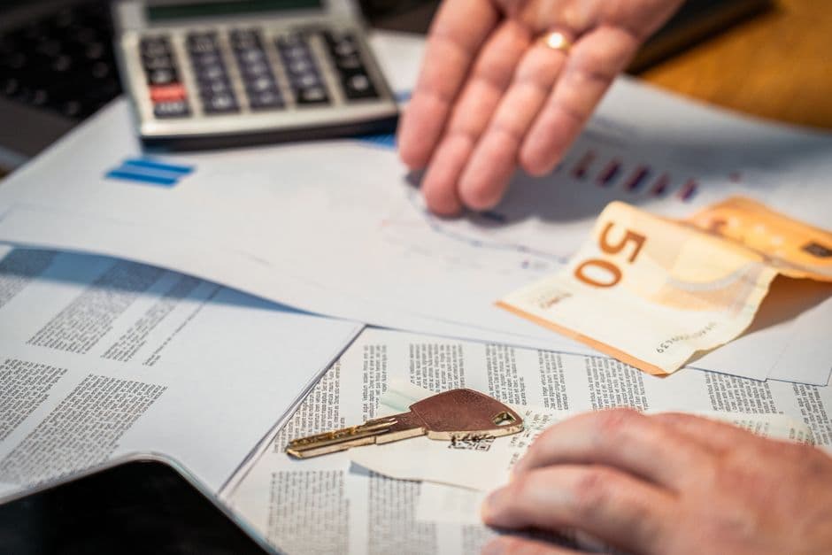 Проверьте документы на квартиру и землю